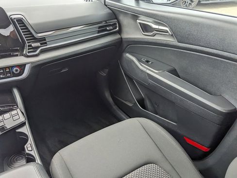 Certified 2025 Kia Sportage LX FWD image 17