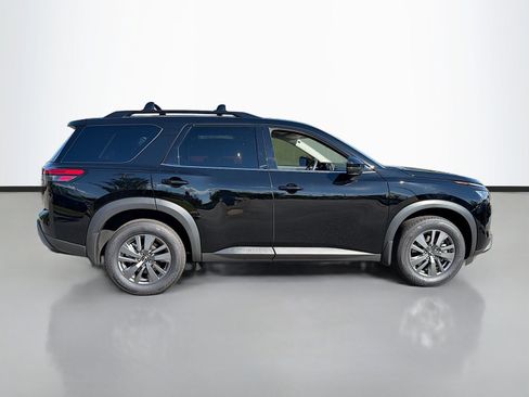Used 2025 Nissan Pathfinder SV AWD/4WD image 4