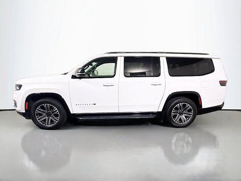 Used 2023 Jeep Wagoneer L Series II AWD/4WD image 4