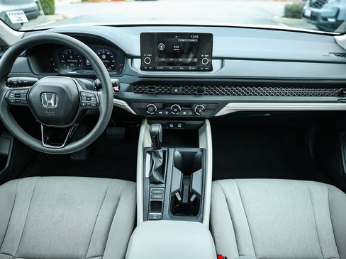 Used 2025 Honda Accord LX image 16