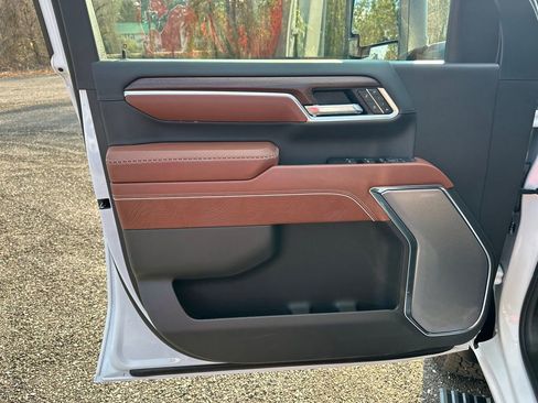 New 2026 GMC Sierra 2500 Denali Ultimate image 11