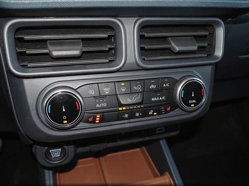 Used 2024 Ford Maverick Lariat image 14