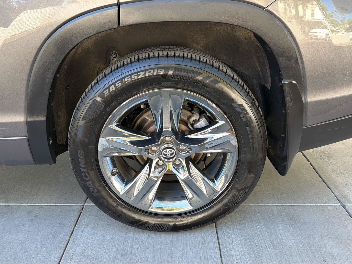 Used 2017 Toyota Highlander Limited Platinum AWD/4WD image 12