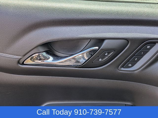 Used 2023 GMC Acadia Denali w/ Denali Ultimate Package FWD image 13