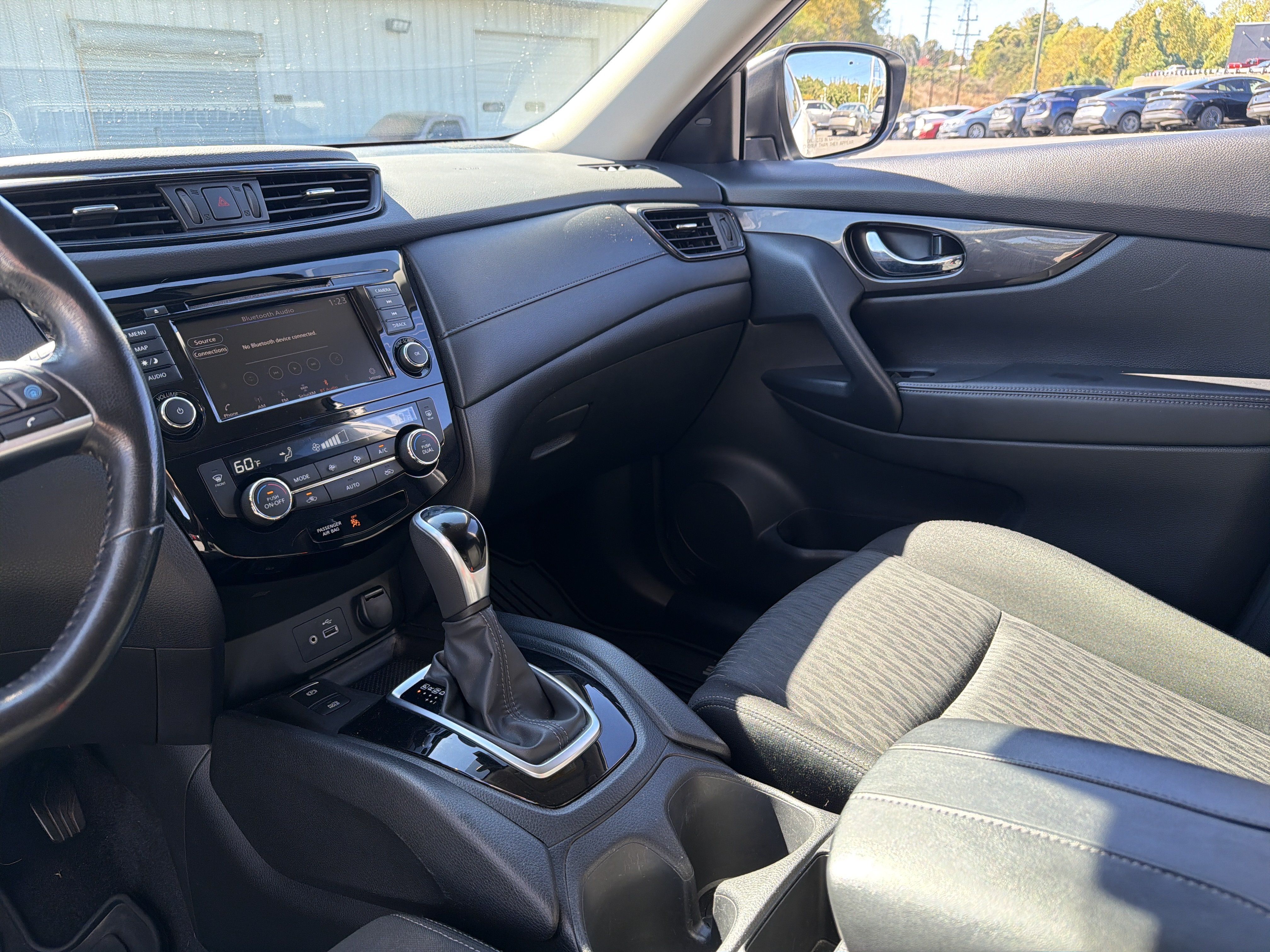Used 2019 Nissan Rogue SV w/ Premium Package AWD/4WD image 18