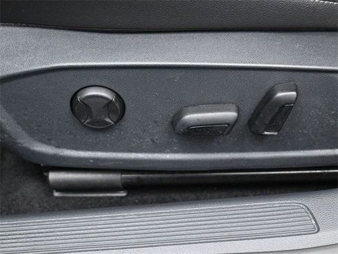 Used 2021 Volkswagen Jetta SE image 10