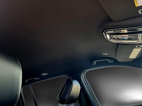 Used 2025 Jeep Grand Cherokee Altitude image 27