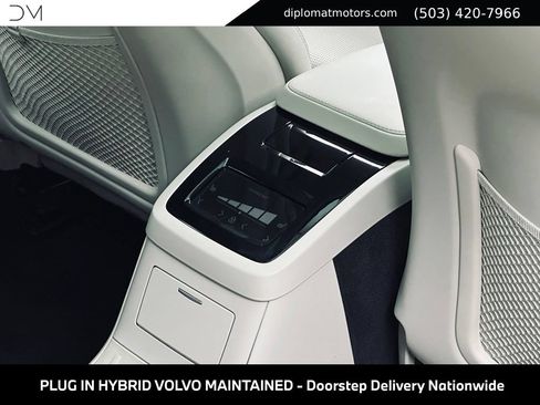 Used 2019 Volvo S90 T8 Inscription w/ Advanced Package AWD/4WD image 22