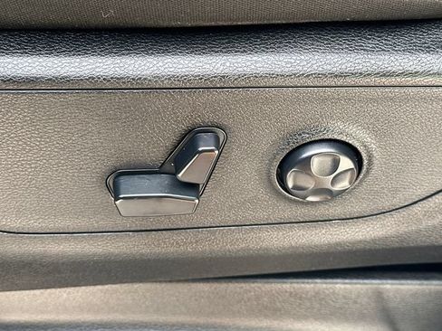 Used 2020 RAM 1500 Big Horn AWD/4WD image 39