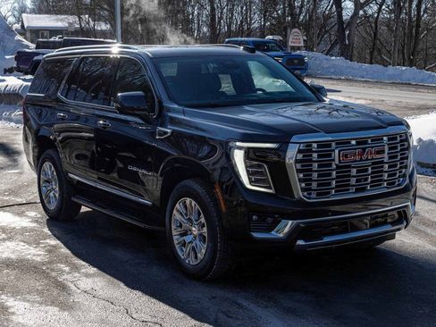 Used 2025 GMC Yukon Denali image 3