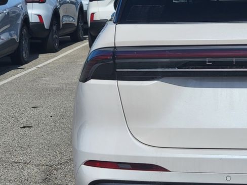 New 2026 Lincoln Nautilus Reserve image 6