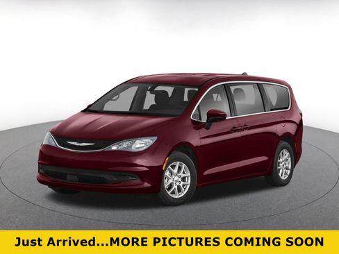 Used 2023 Chrysler Voyager LX FWD image 1