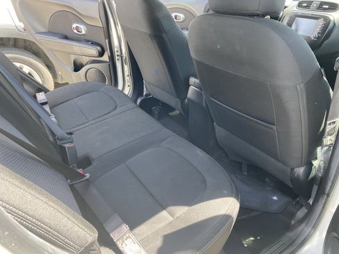 Used 2018 Kia Soul + FWD image 14