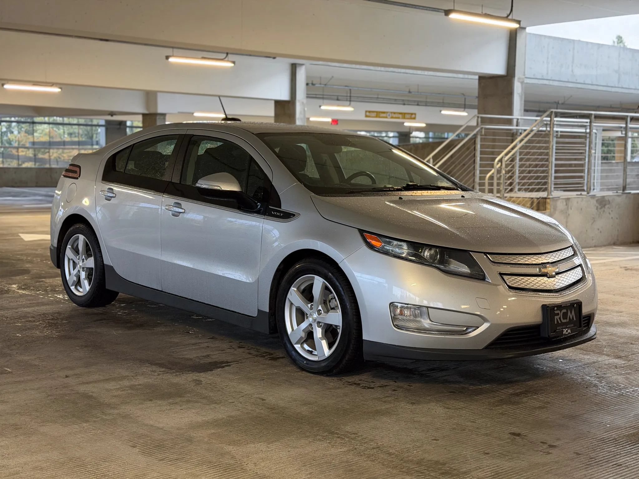 Used 2015 Chevrolet Volt FWD image 3