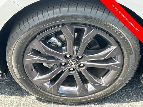 Used 2024 Toyota Sienna XSE w/ XSE Plus Package FWD image 27