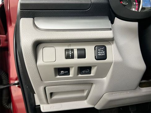 Used 2014 Subaru Forester 2.5i Limited image 18