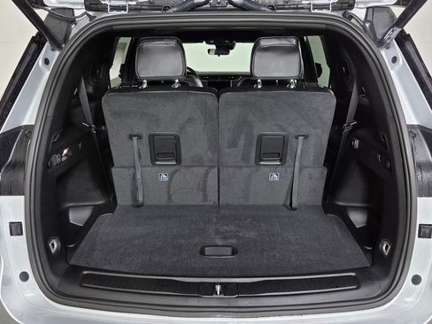 New 2025 Jeep Grand Cherokee L Altitude image 9