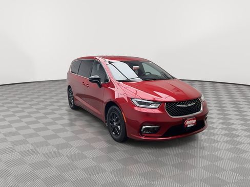 Used 2025 Chrysler Pacifica Select FWD image 33