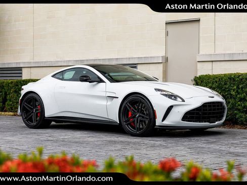 Used 2025 Aston Martin V8 Vantage Coupe image 13