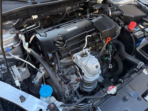 Used 2017 Honda Accord LX image 30