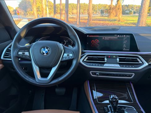 Certified 2023 BMW X5 sDrive40i w/ Premium Package image 3