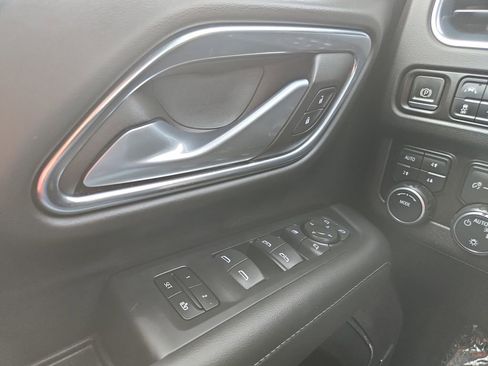 Used 2022 Chevrolet Tahoe Z71 w/ Luxury Package image 24