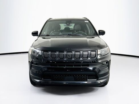 Used 2022 Jeep Compass Latitude w/ Convenience Group AWD/4WD image 2