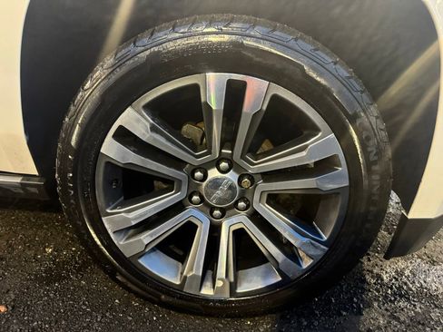 Used 2019 GMC Yukon Denali w/ Denali Ultimate Package AWD/4WD image 22