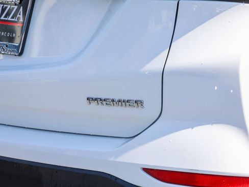 Used 2022 Chevrolet Equinox Premier image 25