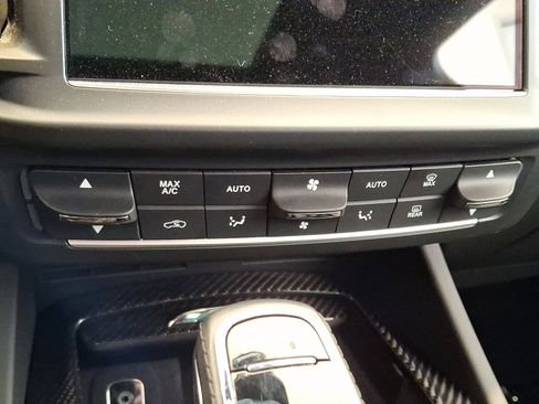 Used 2023 Maserati Levante Trofeo AWD/4WD image 16