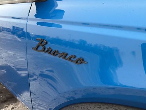 Used 2022 Ford Bronco Wildtrak image 3