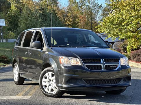 Used 2015 Dodge Grand Caravan SE w/ Quick Order Package 29E SE image 2