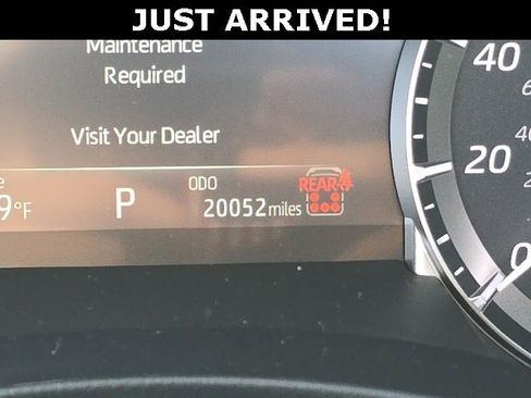 Used 2024 Toyota Highlander XLE image 27