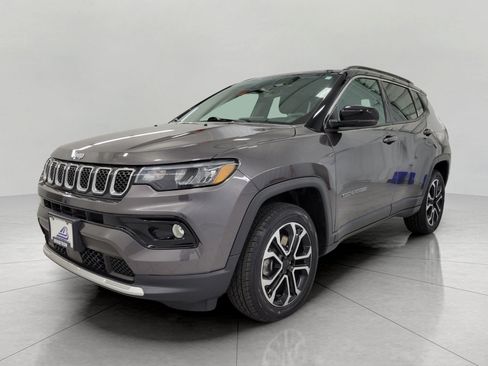 Used 2023 Jeep Compass Limited w/ Sun and Sound Group AWD/4WD image 13