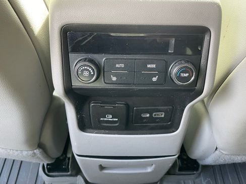 Used 2021 GMC Acadia SLT w/ Premium Package image 20