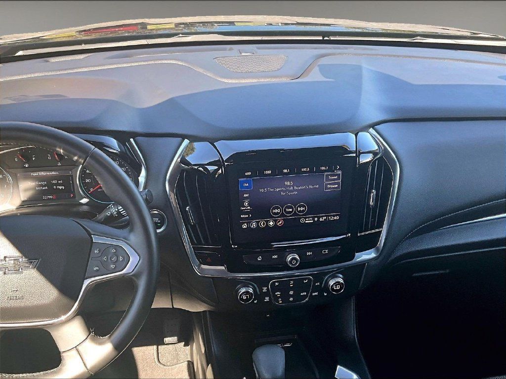 Used 2023 Chevrolet Traverse LT w/ Midnight/Sport Edition AWD/4WD image 18