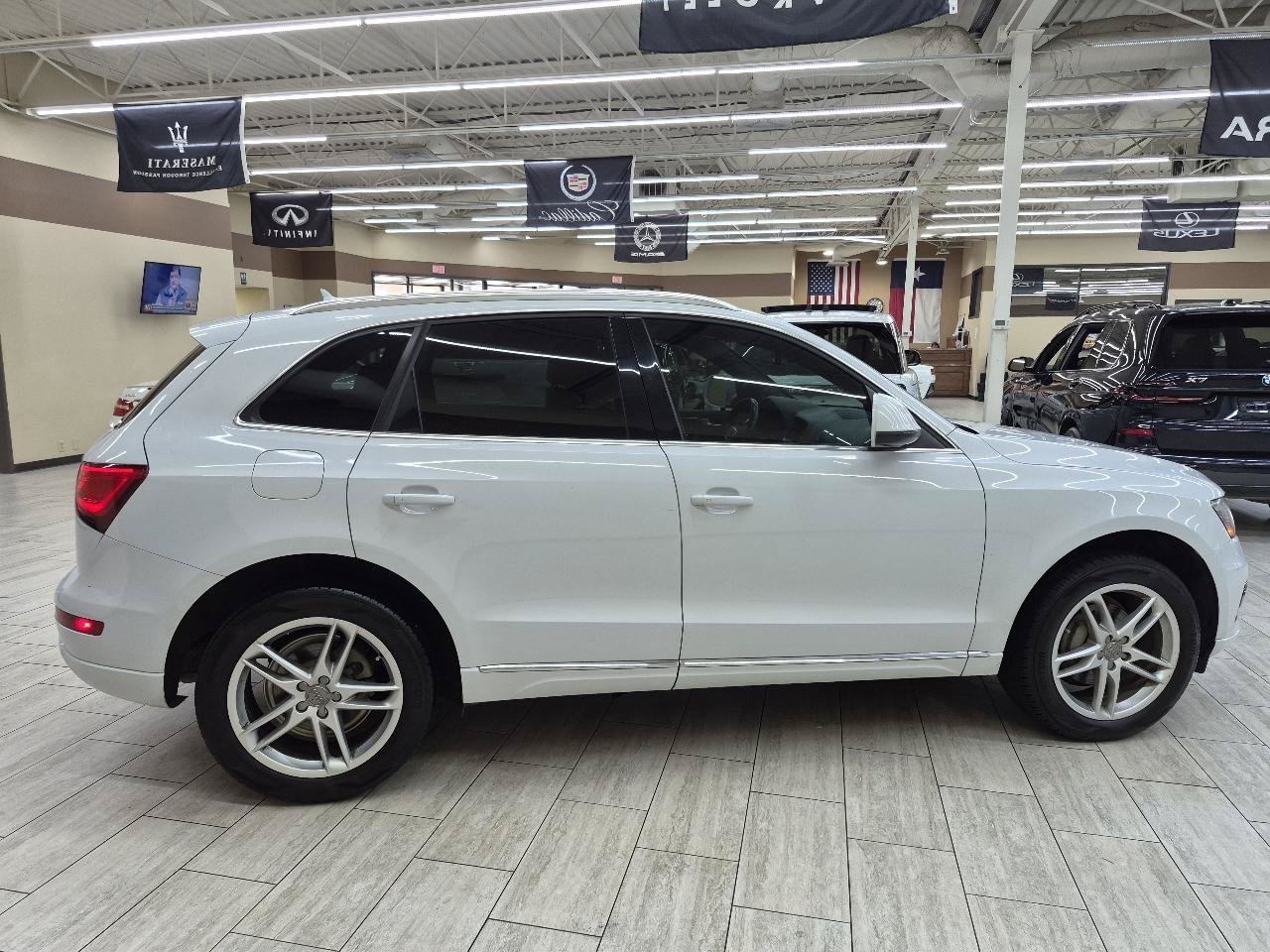 Used 2014 Audi Q5 2.0T Premium Plus w/ Premium Plus Package AWD/4WD image 11