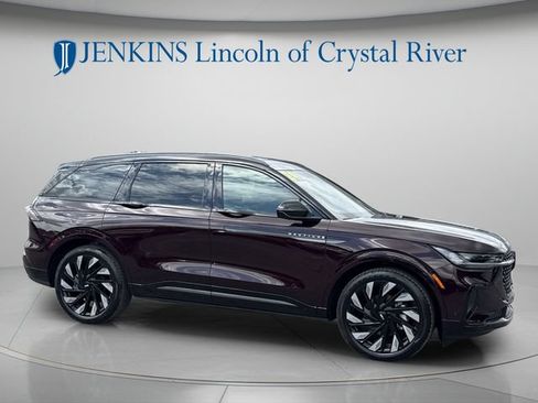 Used 2024 Lincoln Nautilus Reserve w/ Equipment Group 202A AWD/4WD image 2