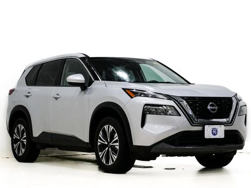 Used 2023 Nissan Rogue SV image 1