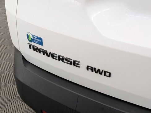 Used 2023 Chevrolet Traverse RS image 12