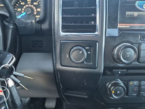 Used 2015 Ford F150 XLT w/ Equipment Group 302A Luxury image 32