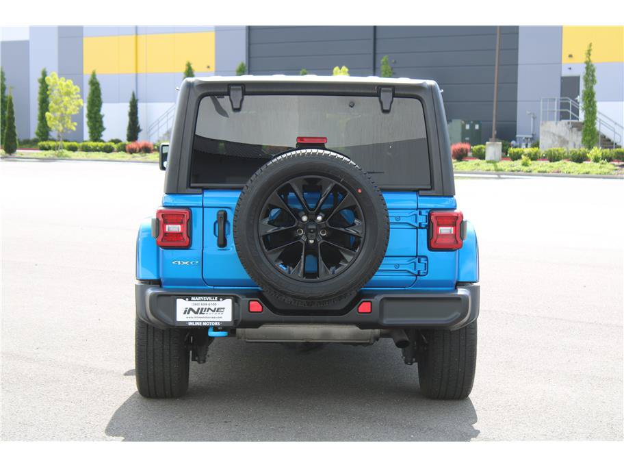 Used 2023 Jeep Wrangler Unlimited Sahara w/ Cold Weather Group AWD/4WD image 3