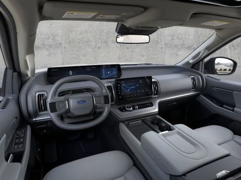 New 2025 Ford Expedition Active image 9