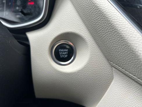 Used 2023 Toyota Corolla Cross XLE w/ Convenience Package image 24