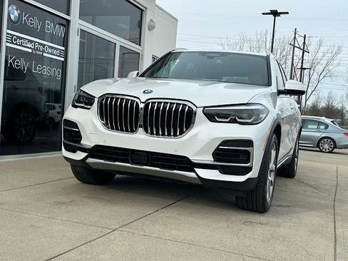 Certified 2022 BMW X5 xDrive45e image 3