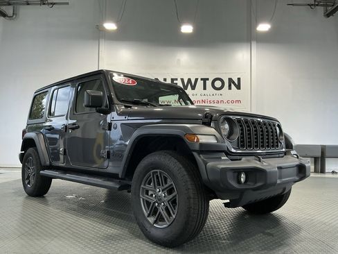 Used 2024 Jeep Wrangler Sport S image 35