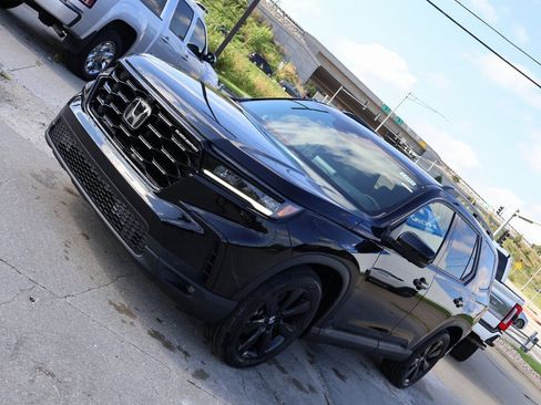 New 2025 Honda Pilot Black Edition image 3
