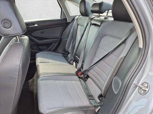 Used 2025 Volkswagen Jetta SE FWD image 17