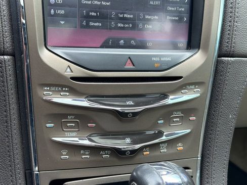 Used 2012 Lincoln MKX AWD image 18