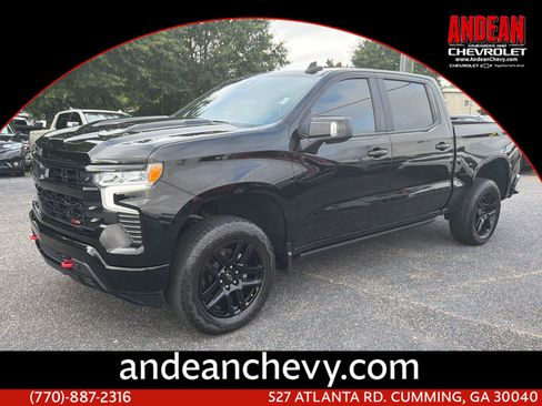 Used 2022 Chevrolet Silverado 1500 LT Trail Boss w/ LT Trail Boss Premium Package AWD/4WD image 1